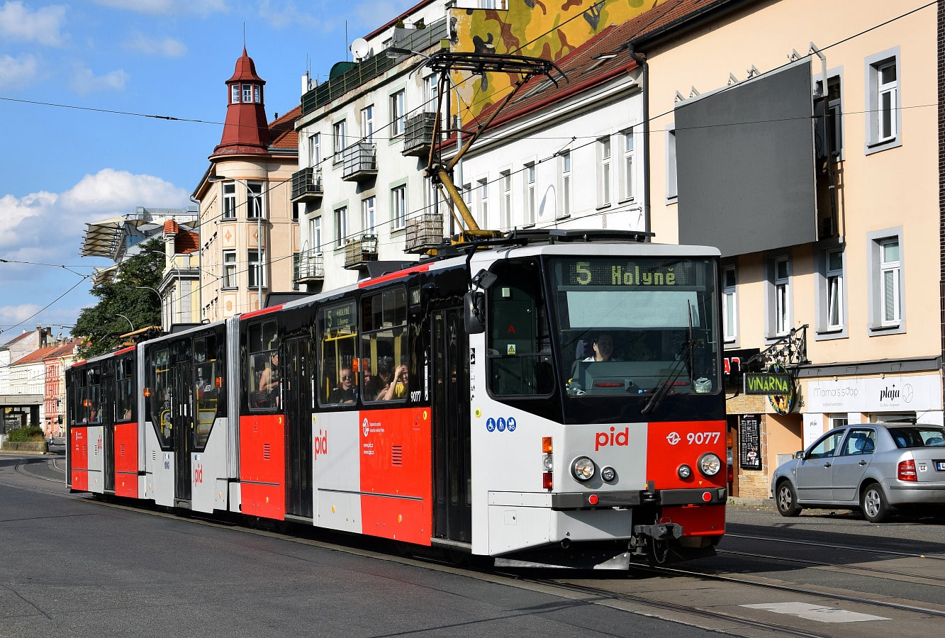 Dnešní tramvaj Tatra KT8D5